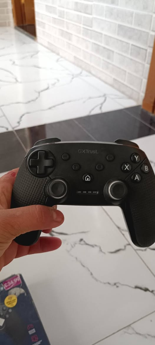 جوستك اصلي احترافي من شركه Trust-com GXT 542 Muta Wireless

Gaming Controller. جوستك يعمل جميع المنصات من مبايل من 
بلي من بي سي 
جوستك سعر 30
***********
المكان البصره الجزير
