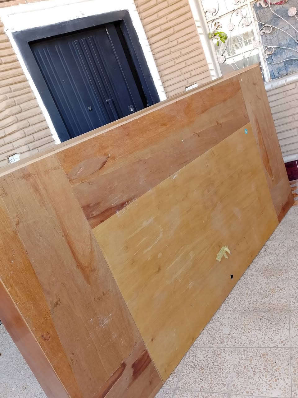 السلام عليكم معرض للبيع نظيف المكان بعقوبه التحرير السعر 50 بي مجال المكان بعقوبة  التحرير الاتصال على الرقم هذا الرقم ***********
