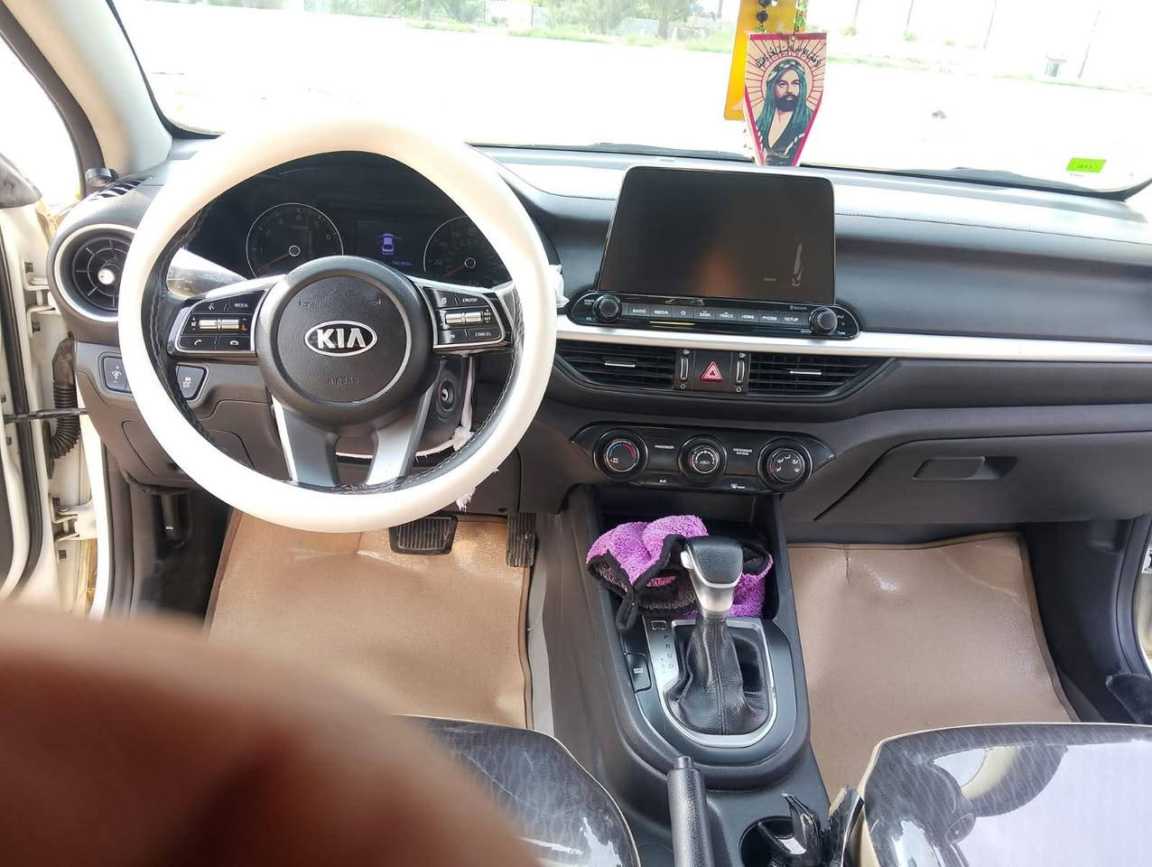 السلام عليكم 
كيا فورتي موديل 2020
السياره محرك غاز محوركيرايتي
وارد أمريكي بس هاذا الحادث 
مكان بغداد الشعب السعر 138
***********
