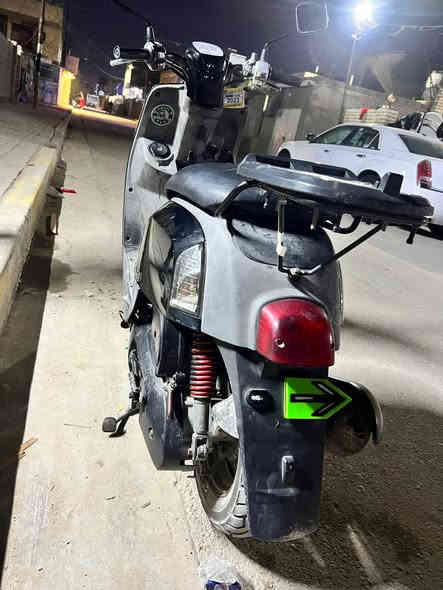 السلام عليكم شباب دراجه بوليس كابريتر لون اسود نكرة سلف وهندر كهربائيات كلها شغالة
الدراجة نضيفة تجي تفحص وتشوف 
 مكاني بغداد العبيدي
السعر 700 وبيها مجال حگ الجيه
 متواجد واتساب أو ماسنجر ***********
