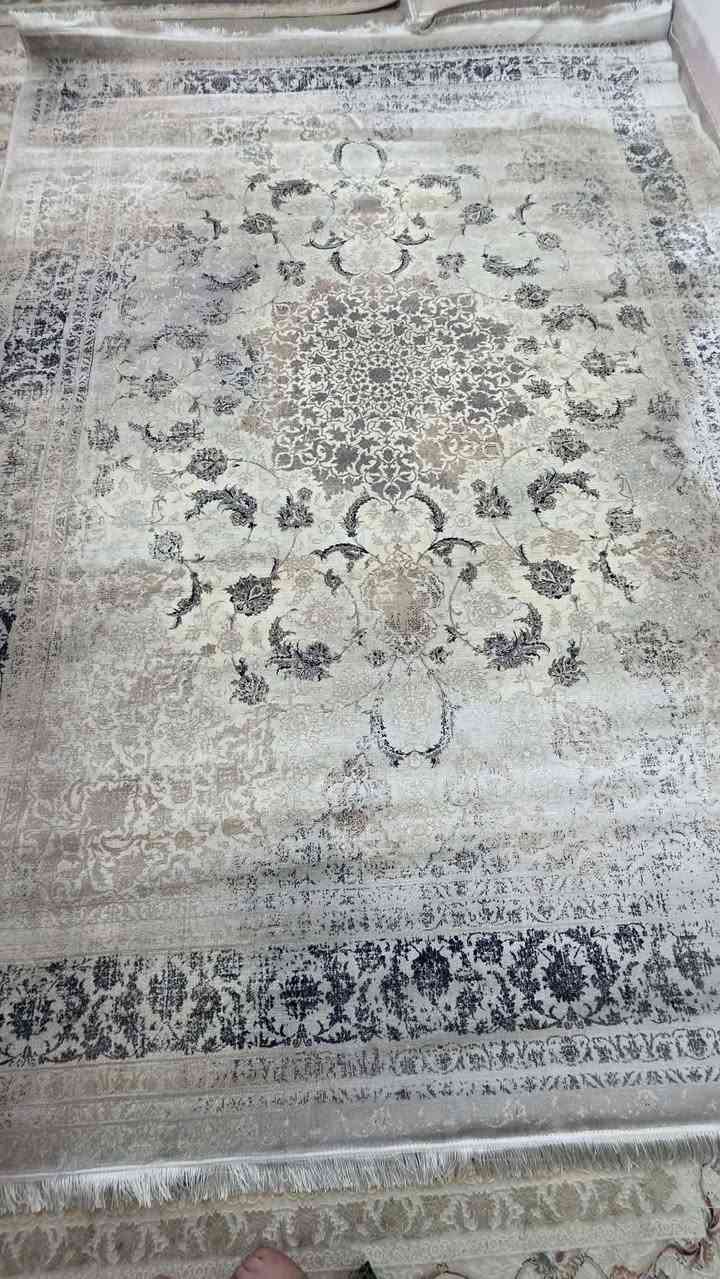 ئەم فەرشە ئێرانیانە بۆ فرۆشتن 
رەساسیەکان دوانن  ھیچیان بەژارنەھاتون لۆکن 
یەکیان 2نیو بە 4  یەکیان 2نیو بە 3و نیوە خۆی 600هەزاری پێدراوە ئەیاتەوە٣٨٥ ھەزار  ھەردوکی
شینباوەکە یەک دانەیە ١٢٠٠ شانەیە 2نیو بە 3و نیوە ١٥٠ھەزار 
فەرشە سورەکان دوانن ٧٠٠ دەرەجە دوون شانەن بەکارھاتون یەکێکیان شوختێکی ھەیە پێوەی دیارنیە سوتاوی دراوی نیە  ٣بە٤ ن
١١٠ ھەزار
سلێمانی گەیاندنی ھەیە


**إذا كنت صاحب هذا الإعلان وتريد حذفه لأي سبب، رجاءا أرسل رسالة إلى الدعم الفني**