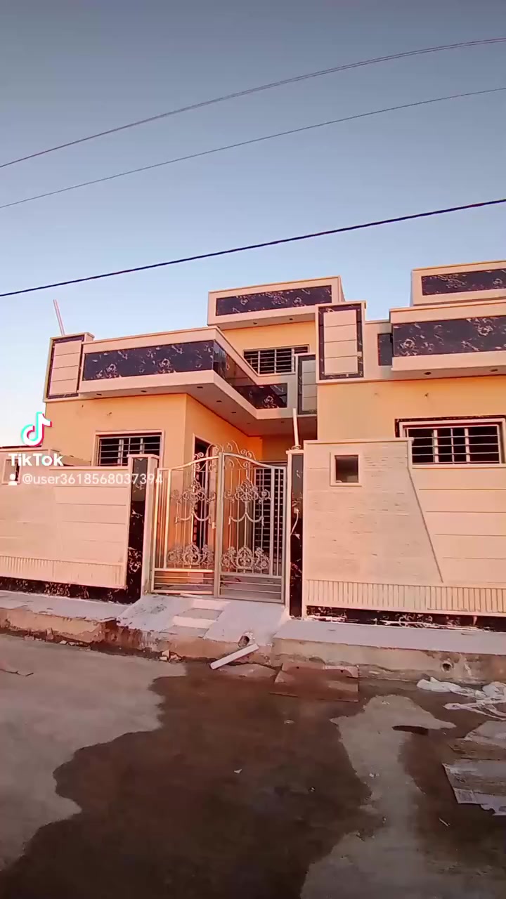 اربع بيوت للبيع في حي الملايين الثاني مجمع الملك سند 25 زراعه مساحه الدار الواحد 110 متر الواجهه 6 النزال 18 قيد الانشاء تسليم مفتاح السعر 65 وبيها مجال الاتصال على الرقم الموجود على الشاشه) ***********) ***********
