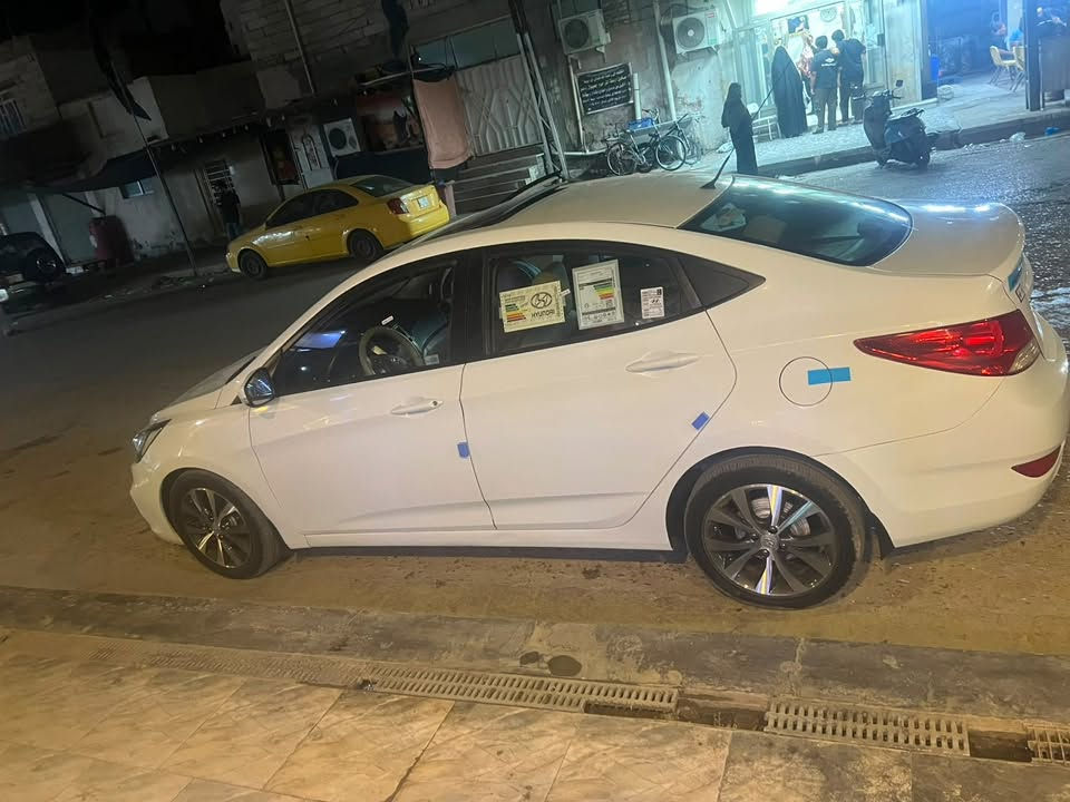 اكسنت موديل ٢٠١٥
خليجي كفاله 
محرك 1600 المرغوب
٩٨ وبيها مجال 

***********
