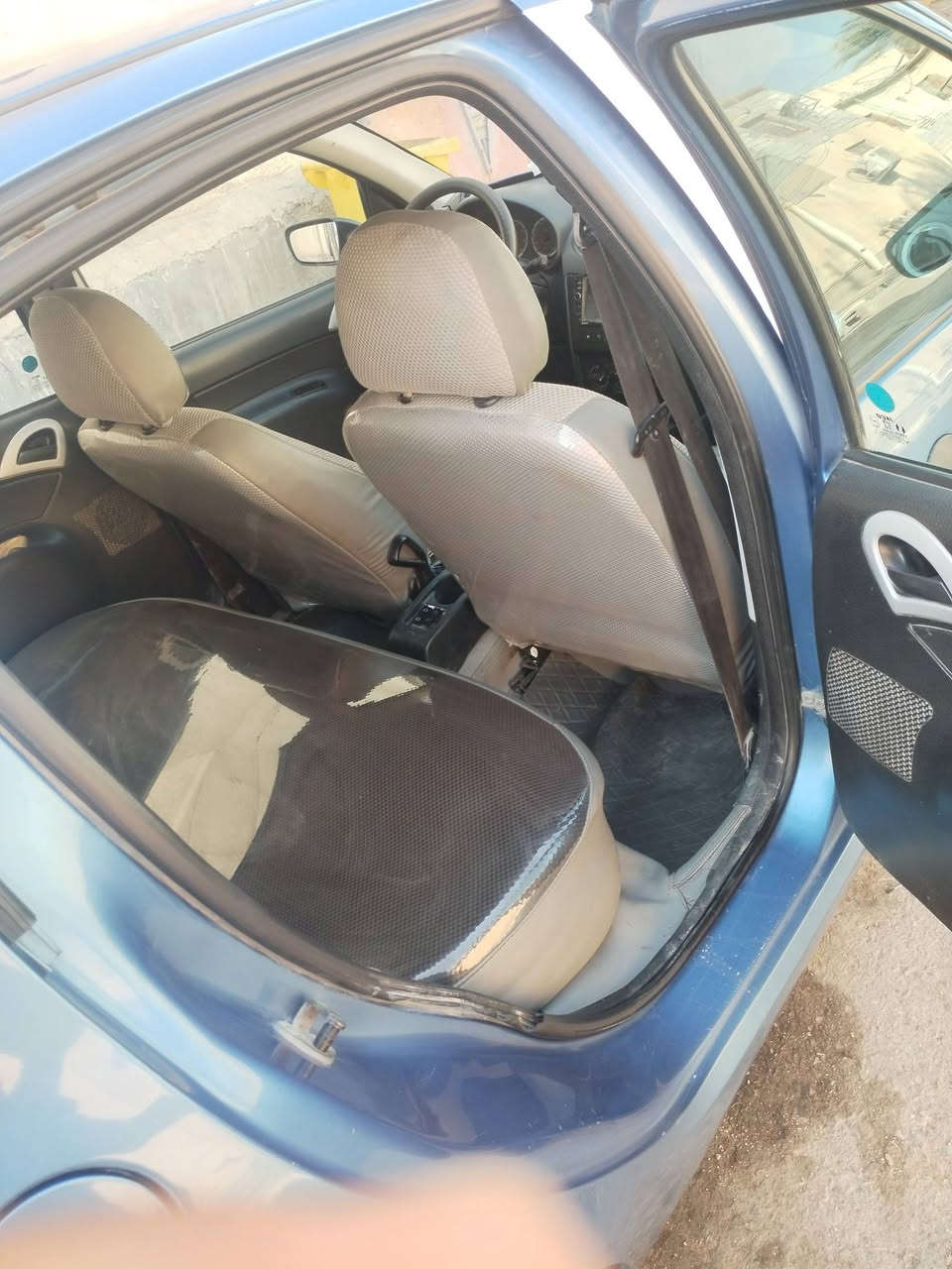 سمند فرنسي موديل 17 رقم بصرة دولي تحويل مكان البصرة الهارثة سعر 55 وبيها مجال
***********
