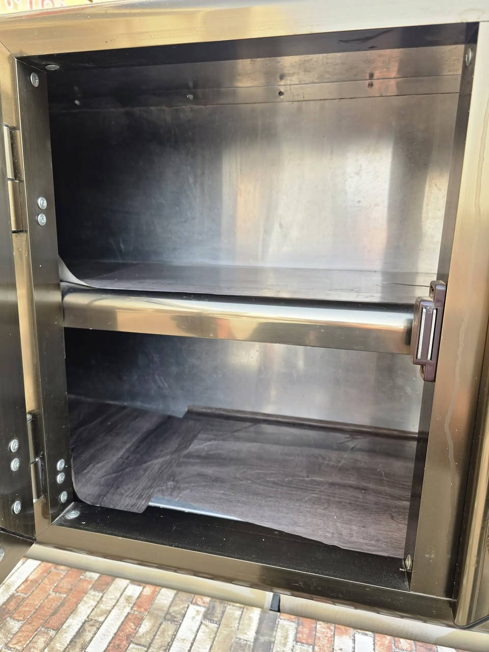 كاونتر مترين ونص احطاطه مع سنك متر ونص نضافه 100%بسعر مناسب
العنوان تكريت شارع الزهور مقابل كليه تربيه البنات مجاور الناصر مول 
***********اتصال 
***********اتصال 
***********واتساب
