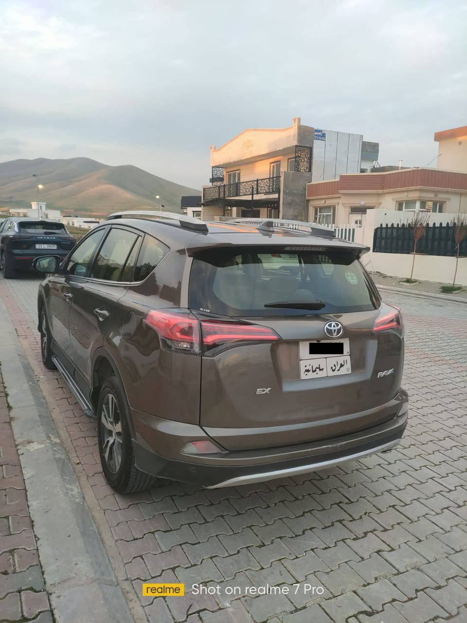 راف فور مویل 2017 خلیجي
ماشية کیلو متر: 132000 
بيها قطعة ( الباب الخلفي مصبوغ )
السعر 180 وبيها مجال 
مكانها السليمانية 
غير متواجدين ع الفيس
اتصل ع رقم الهاتف وتدلل ***********
