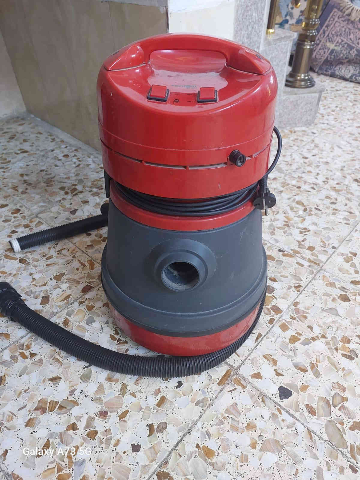 كاونتر من الداخل المنيوم ومن البره hdf نظيف مابي اي شي ب مليون و500 وبي مجال 
مكنسه كهربائيه ب50وبيها مجال

ميز طعام اربع كراسي مرمر ب200 وبي مجال

ميز وسطي يفتر ب75 وبي مجال

ميز مع طبلات ب 150 وبيهن مجال بس الميز الجبير جوه اكو فطر

طباخ مصري نظيف كلشي مبي ب140 وبي مجال

***********العنوان بغداد الاسكان شارع23
