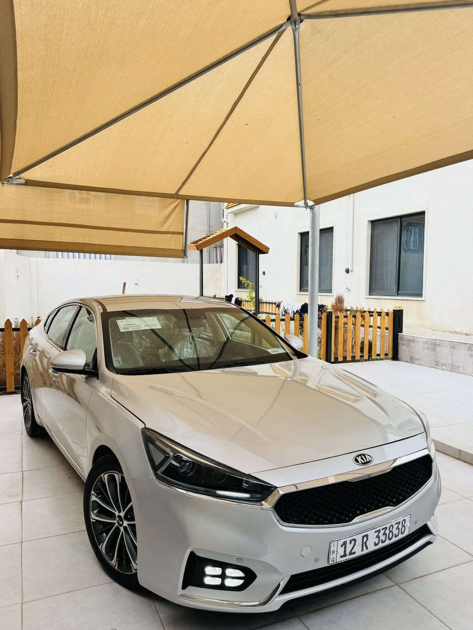 السلام عليكم
كيا كادينزا 
موديل 2017
وارد خليجي
نص فول
مكينه 3500 مكفوله 
كير مكفول وعليه ادامه دهن وفلتر اصلي شركه
صدر امامي وخلفي موبز اصلي مشدود عليه مع اذا محرك جديده
و4 تايرات جدد
عبوه فيت بم جديده
منضومه زنون جديده
عليه بوليش وحمام ونانو سيراميك جديد
السياره جاهزه مجهزه من الاف للياء
بيه قطعيتن صبغ والسونار مرفق
رقم نينوى سنويه باسمي هزه جديده ولوحات جديده
مشروع وطني تتحول بكل العراق
السعر 135 وبي حگ الجيه فقط وماكو اخته بهيج سعر
📍صلاح الدين بلد الضلوعيه
***********
