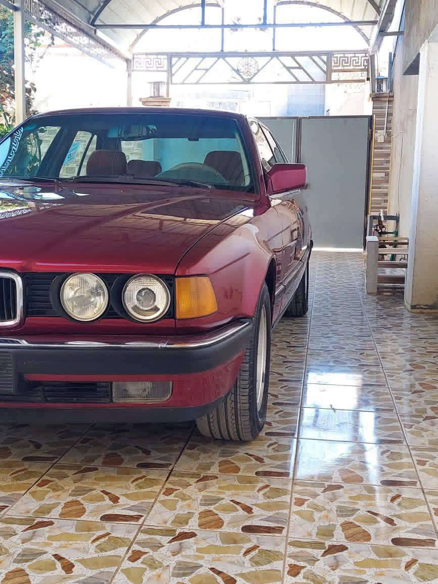 للبيع سياره بي ام موديل ١٩٩١ حجم 735
كير اوتماتيك 
تنتة 
دبل چكمجه  
نفاظه سلايد 
جام اوتو رباعي 
٥ بردات 
داخل رصاصي 
غرفه جلد طبي 
كشنات كهرباء 
صاج ملكي 
ويل خليه 
تخم تاير 
رقم بغداد سنوية باسمي مصبوغه عام للجماليه ترايها زيرو
محرك كير صدر امامي خلفي مكفول سياره نظيفه منفوظه نفظ مكانها الرمادي تواصل واتس اب ***********
سعرها 75ورقه
