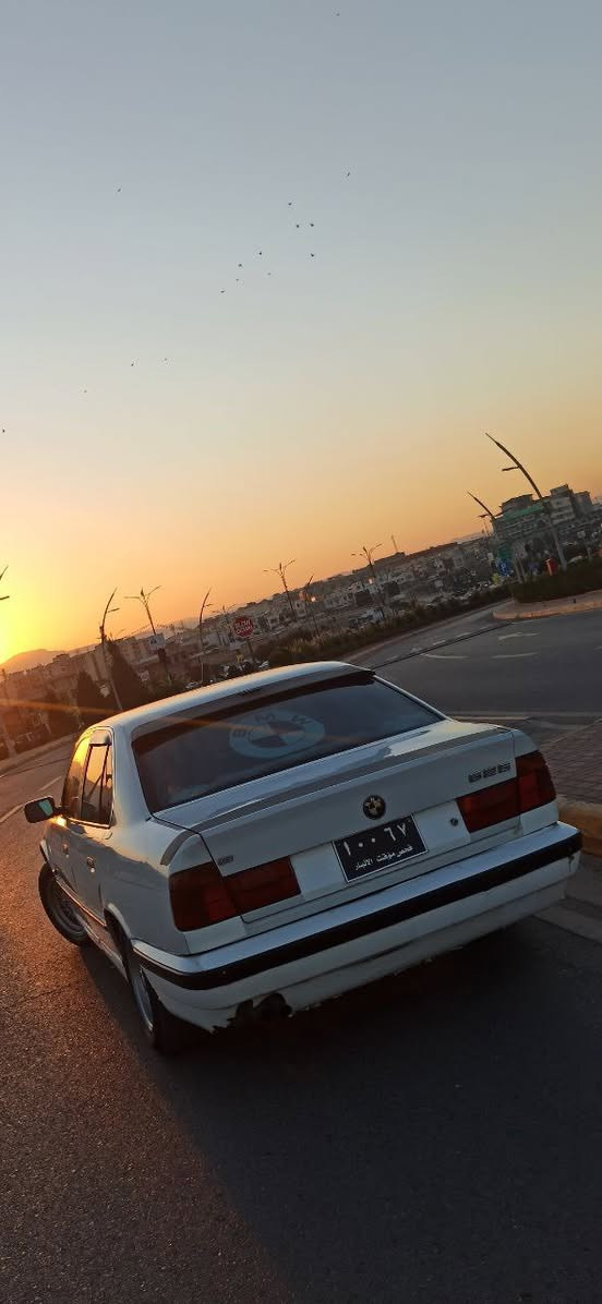 بيم 1995 ئارمي هه ولير  525 گئر تؤماتيك به شه رتي ئارم هيچ كيشه  نيه چوار جام كاره با ته بريدي گه رمي مه زبوته سارده كه ش به س چاكردني ئه ويت ناو ده ره وه ش زؤر جوانه هه يكه لي جوانه نه ته پيوه ته قه و ره قه ي نيه هين ده س خؤمه و  عه زيم نه داوه و به خزمه ته  ته قه و ره قه ي هيچ نيه كيشه ي حه ماوه و شتي نيه  زؤر به قوه ته ماشه لا  پيشي تازه دام گرتوه چركه ي نيه گيري ناو به فرو ئيسه كه ش ئيشه كات مشته ريت تيلكه له خزمه تام  سعري43كه مي مه عامه له
***********
***********له سليمانيم
