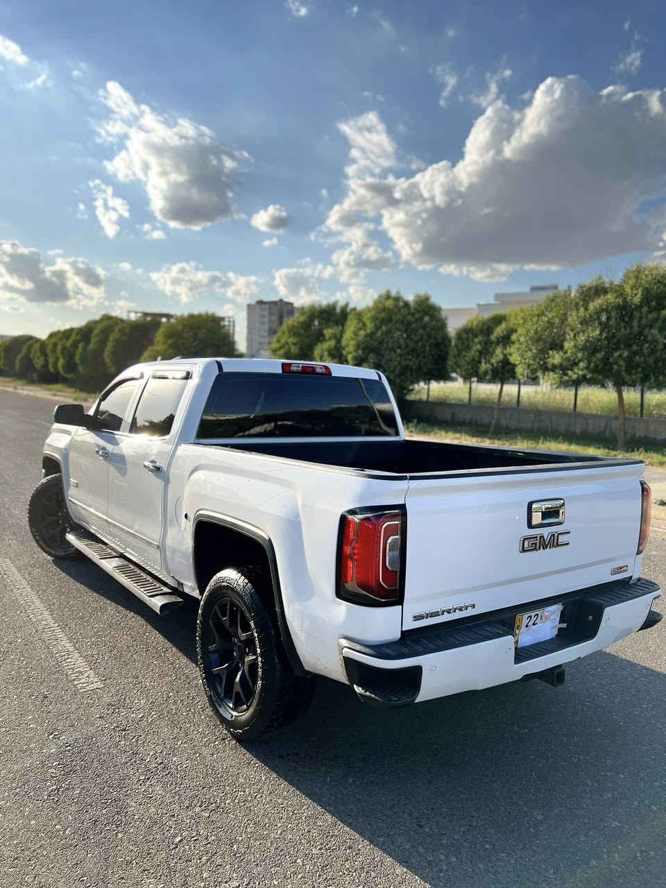 G M C Sierra 2017 All Terrain 5.3
جى اى سي سيرا ٢٠١٧ 
كلين بدون صبغ بدون حادث
باب طويل بودي قصير المرغوبة
محرك ٨ سلندر ٥.٣ المرغوبة
سيارة فولل مواصفات 
فتحة ( سلايد)
كشنات جلد و كهربائي و خزن و هيتر و كاربون فايبر 
ستيرن هيتر
مراية شفت 
رادار 
سماعات بوس
بك لايتات ليد
شاشة كبيرة
شاشة لمس
بيها فراس
سكلتر كهربائي
نزام ايكو ٨ سلندر و ٤ سلندر
دبل اكسل 4*4
كهربائيات مزبوط و كلة يشتغل
حدادية جديدة
سنوية جديدة حتا ٢٠٢٨
سيارة ب اسمي تحويل من نفس اليوم
0774 115 9797
***********
