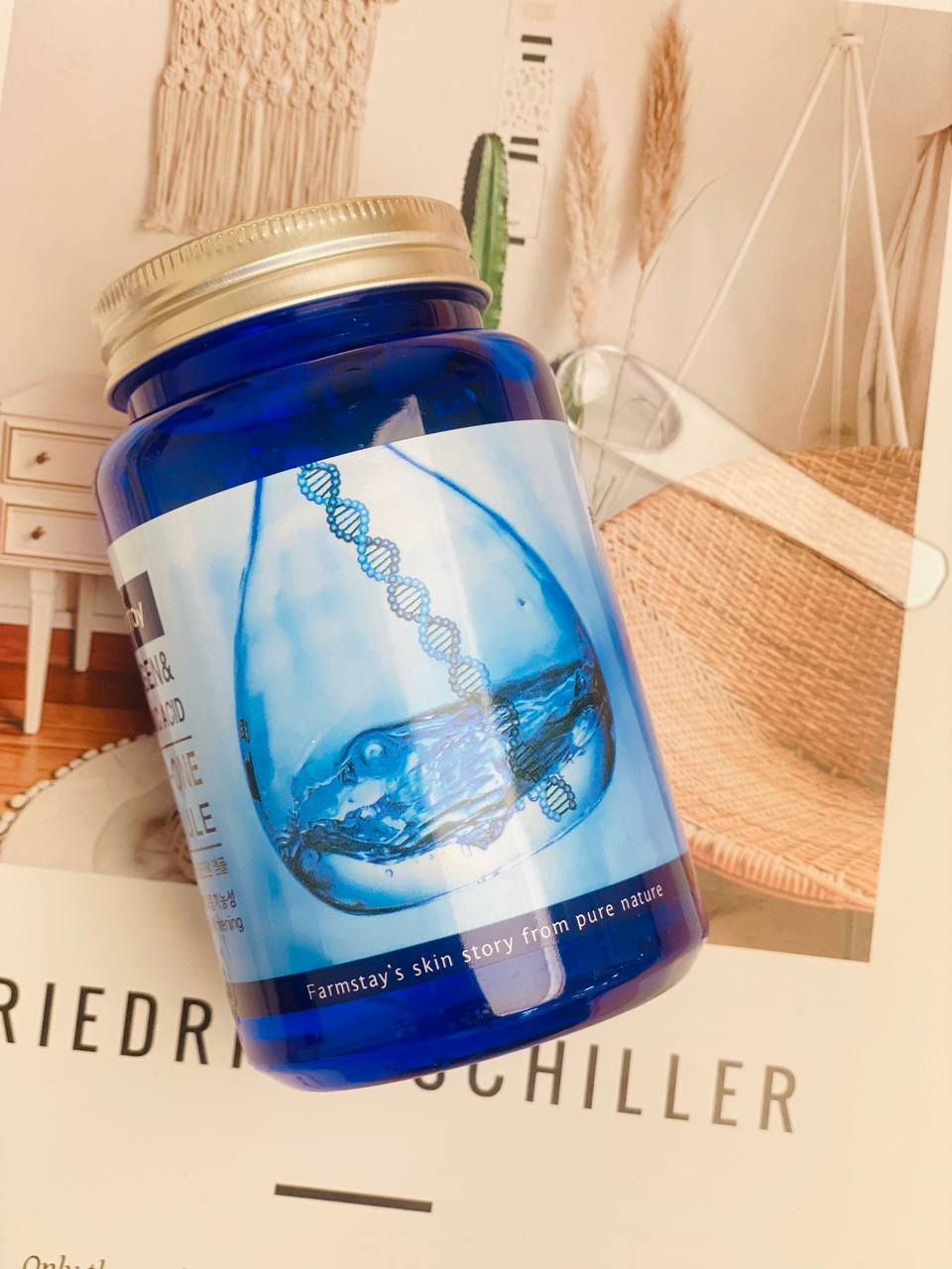 رجع توفررررر من جديددد بعد انقطاع فترة طويلة كولاجين وهيالورنيك اسيد فارم ستاي*💙
FARM STAY COLLAGEN & HYALURONIC ACID💙
كريم 5*1 نضارة وجمال ونعومة فضيعة ماتتخيلوهاش😍🔥😍
الكريم هذا مكس  كولاجين وهيالورنيك اسيد🔥
 
💙فوائده.. 
1️⃣ازالة التجاعيد
2️⃣شد البشر
3️⃣تفتيح البشرة وازالة البقع الداكنة
4️⃣علاج المسام الواسعة 
5️⃣نضارة بشرتك وترطيب مضاعف للبشرة الجافة 

🔹علاج فعّال لمحاربة تجاعيد البشرة بحيث يجعلها أكثر امتلاءًا، وذلك لأن البشرة تبدأ بفقدان حمض الهالورونيك عند عمر 18 سنة ولكن دون ظهور التجاعيد، فالتجاعيد تبدأ بالظهور في سن الثلاثين، وفي الآونة الأخيرة أصبح الحقن بحمض الهالورونيك هو الحلّ الأمثل للتخلّص والحدّ من ظهور التجاعيد لذا فإنّه يجعل البشرة تبدو وكأنّها أصغر سنّاً وشباباً وتساعد على امتلائها.
🔹جعل البشرة اكثر نضارة وحيوية وخصوصا البشرة التى تعانى من الجفاف والبهتان.
💙حجم 250 ml💙
المنشأ كوريا الأصلي 🇰🇷🇰🇷

السعر 20الاف بنت الديره فاشون2


**إذا كنت صاحب هذا الإعلان وتريد حذفه لأي سبب، رجاءا أرسل رسالة إلى الدعم الفني**