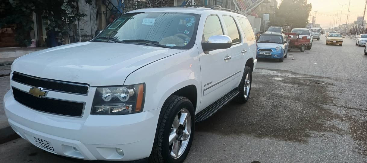 السلام عليكم. .. تاهو LTZ موديل ٢٠٠٩ رقم اربيل انكليزي بسم صاحب السياره هزه جديده مداور قبل سبوع 
سنويه لل ٣١ 
السياره فول مواصفات للبيع فقط 
السعر ٢١٠ السونار مرفق مع الصور رقم صاحب المركبه ***********
مكان السياره .. ميسان
غير متواجد على الفيس
