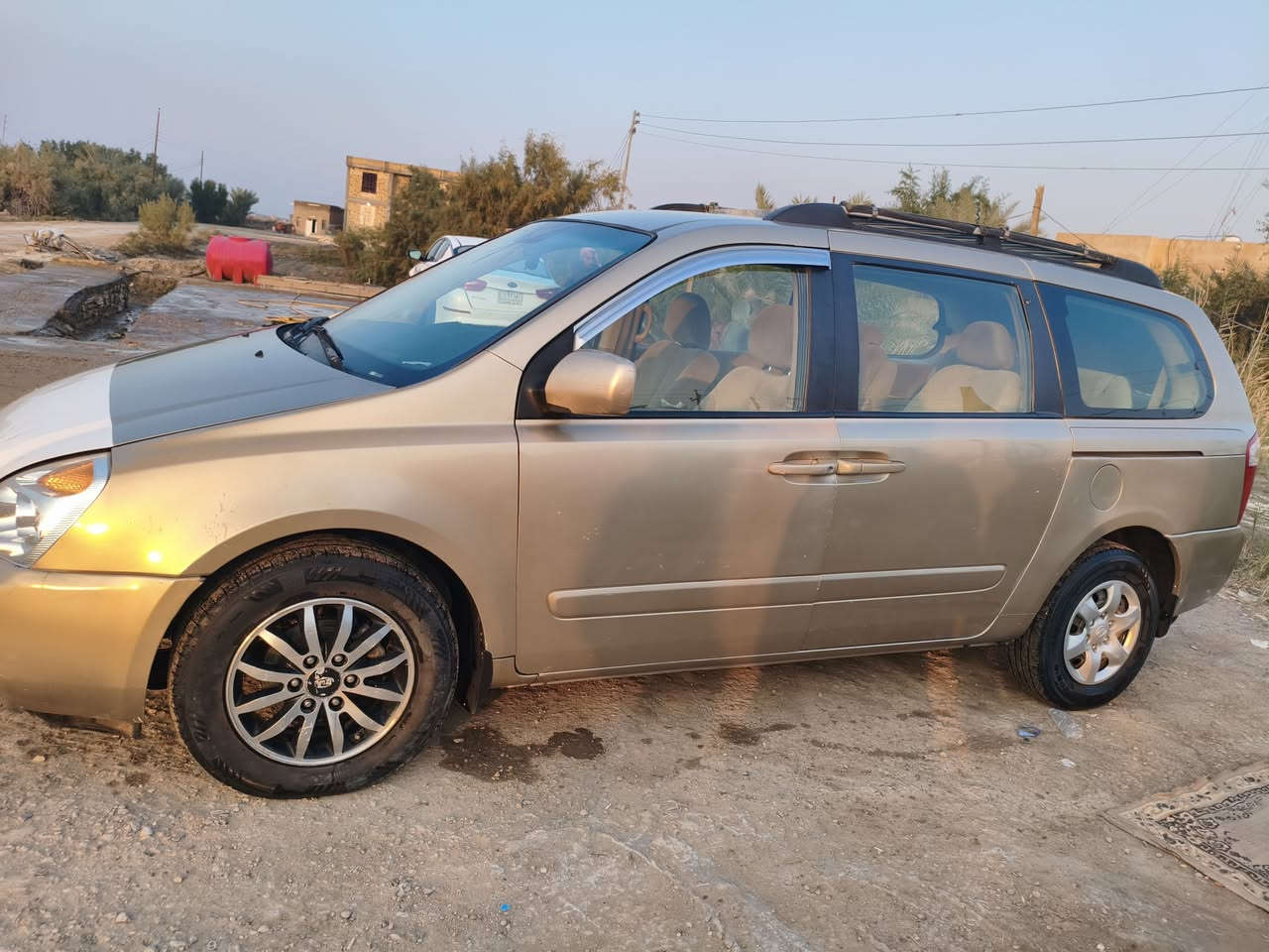 سيدونا موديل ٩ ب ١٢٨ وبيها مجال
رقم بغداد نكليزي كير ومحرك وتبريد شرط  جهازه من كلشي
مكينه ٣٨٠٠ غاز وبانزين بيها جاملغ وباب بدلات


**إذا كنت صاحب هذا الإعلان وتريد حذفه لأي سبب، رجاءا أرسل رسالة إلى الدعم الفني**