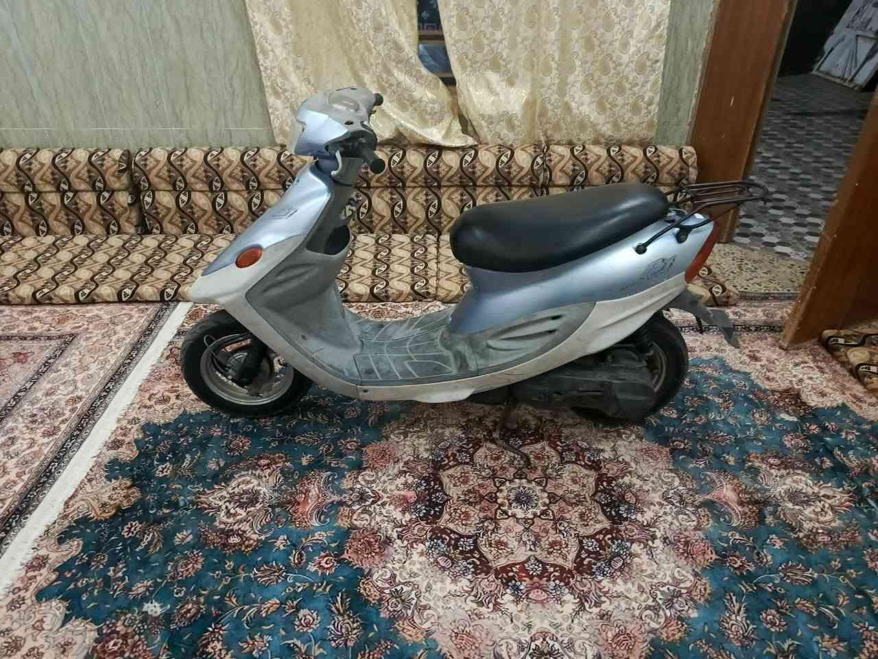 سلام عليكم دراجه بيجي للبيع دراجه حلوه ونظيفه مامفتوحه شرط كلشي شغال قفل جنطه قفل ستيرن اربع اشاير يشتغلن كلشي شغال سلف هندر سعره 750 مكاني سماوه *********** واتساب
