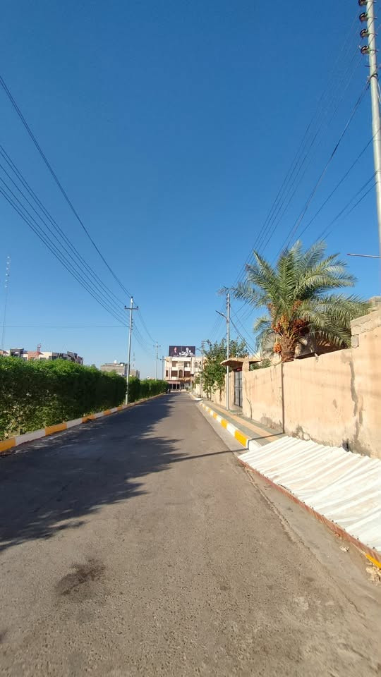 بيت طابقين للبيع
المساحة ٣٠٠ متر 
الرمادي التأميم حي ٣٠ تموز  
مقابل الحديقة والشارع السايدين 
سعر المتر ٩٠٠ ألف 
للاستفسار على الرقم ***********
