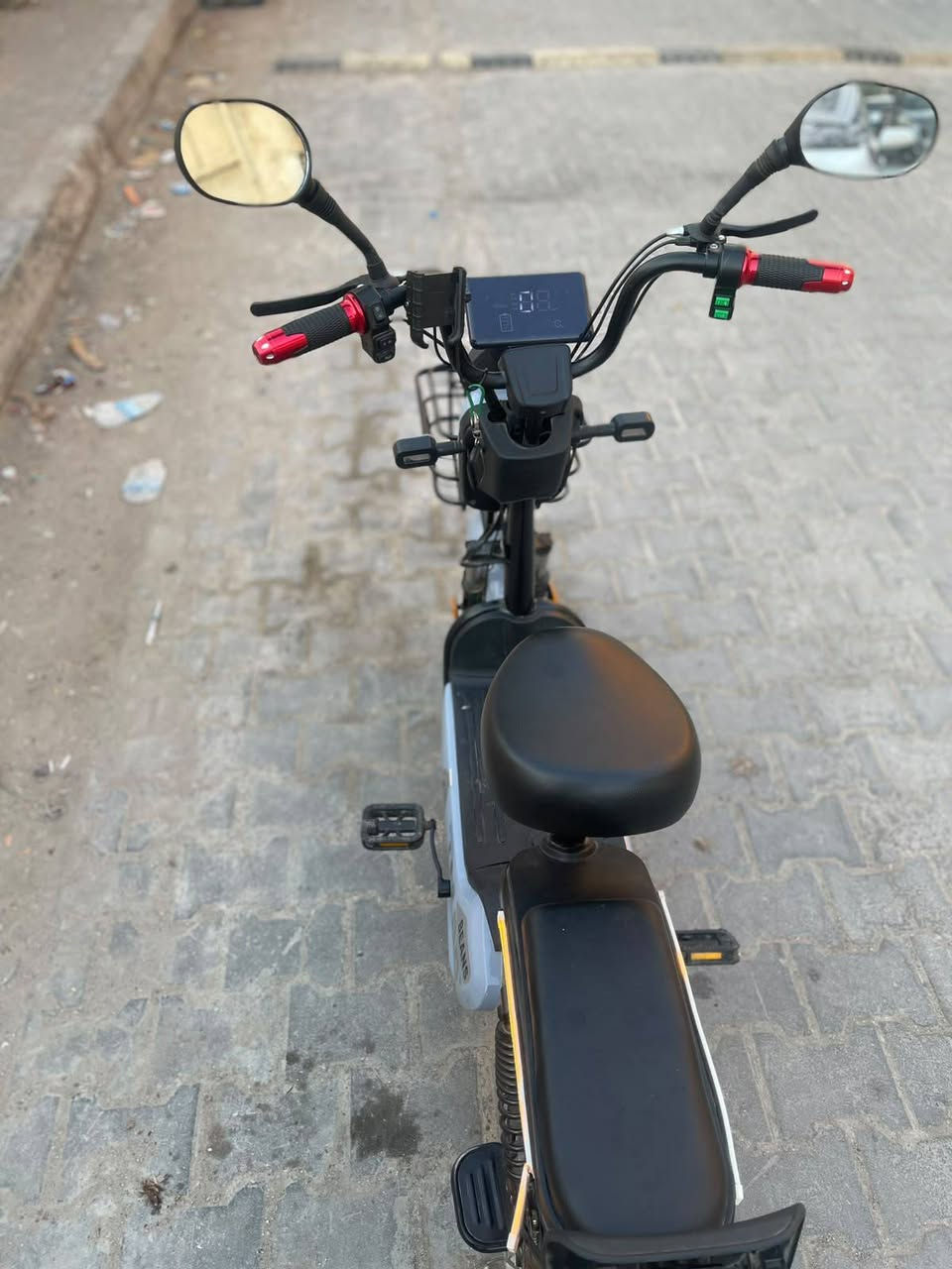 السلام عليكم. دراجه شحن للبيع بادر رجل 3سرعات شاشه اشيار بك لايت حساست. الدراجه كلش نضيفه التصال الرقم. ***********

