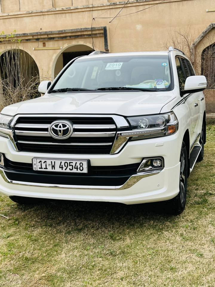 سلام عليكم
للبيع تيوتا لاندكروزر 2019 وكاله ساز فول مواصفات 

رقم بغداد باسمي سياره جديده بمعنى الكلمه مكفوله كفاله عامه شرط السونار كير مكينه كفاله تخم تاير جديد. مكان السياره الحله الهاتف ***********
