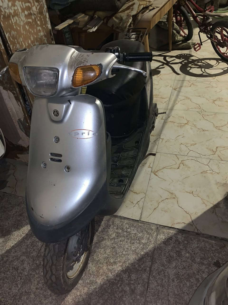 دراجه منغولي ٦٠دراجه بلاديه بس يحتاجلها بنزات وباتري شغاله كهربائيات سعر 250وبيها مجال رقم ***********
