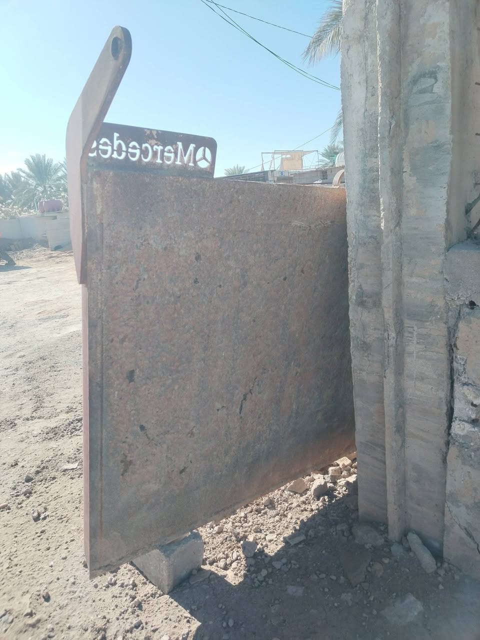 سلام عليكم باب بدي مايلر لبيع *********** المكان كربلاء
