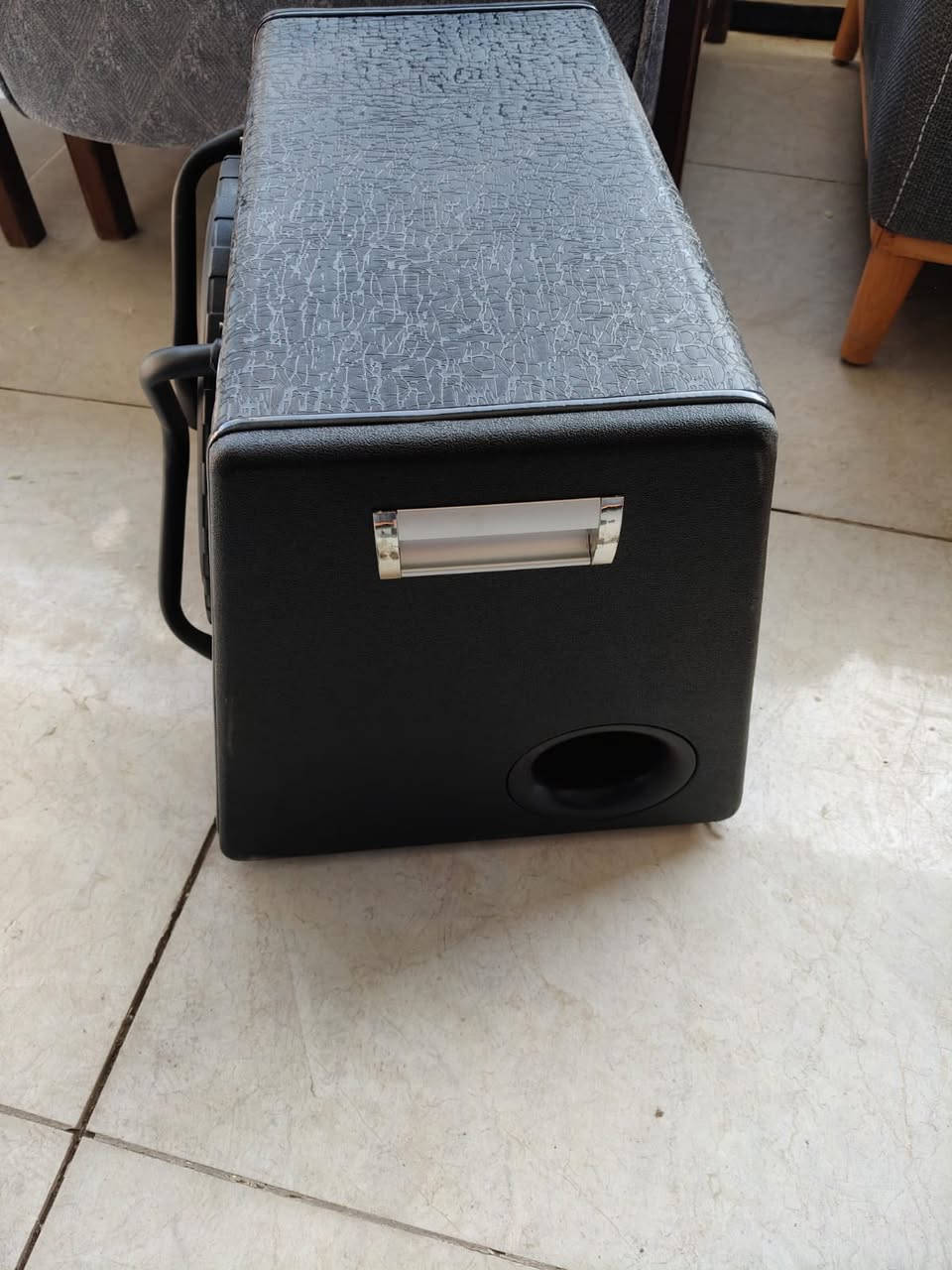 السلام عليكم دمام للبيع مكان الشعب***********
