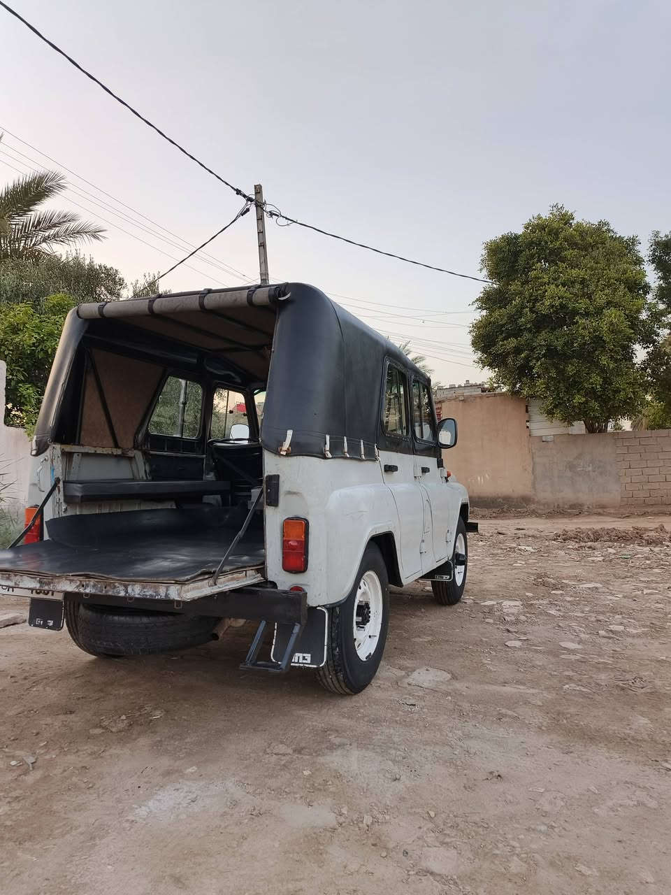 صلى على محمد وآل محمد سياره جديده تحويرة كامله دسك ا4 باور برويز سلايات كير حوثي ال ستفسار على هاذه الرقم*********** المو شراي لاحد يعلق ولايدخل خاص
