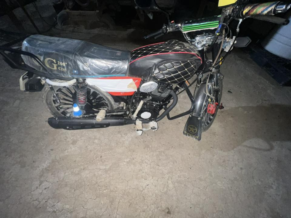 عندي دراجه الي يراوس يجي خاص  موديل 25


**إذا كنت صاحب هذا الإعلان وتريد حذفه لأي سبب، رجاءا أرسل رسالة إلى الدعم الفني**