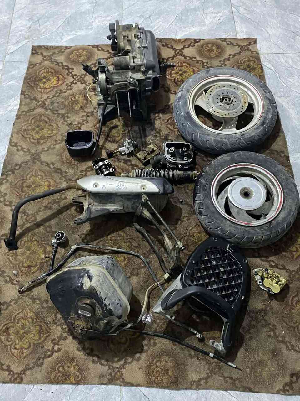 السلام عليكم غراض تفصيخ دراجه سبيسي كلشي موجود غراض كامله
كلمن وسعره العنوان كوت السفحه الاولى 
***********
