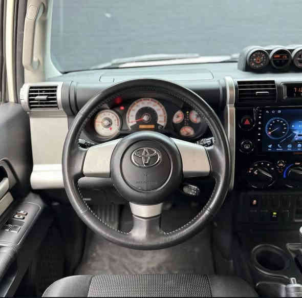 سلام عليكم 
سياره FJ CRUISER 2020 للبيع
سياره كلين تايتل ما بيها لا دعم و لا صبغ 
سياره ماشيه ١١٨ الف 
سياره نظيفه كلش 
كل شيء بل سياره شرط 
سعر السياره ٣٣٠ و مجال
للتواصل:***********
