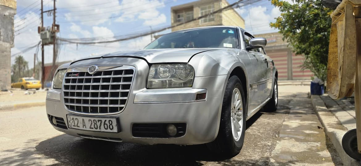 السلام عليكم كرايسلر s300 مكينة 3500   بدون حادث فقط كلير بل جاملغ الخلفي و التكمه اثر جراد ماشيه 230 رقم نينوى بأسمي مكانه بغداد 
طخم تاير جديد
 حداديه جديده 
   تبريد ثلج 
منظومة زنون ٣ وضعيات 
منظومة غاز 110 لتر 
شاشة + كامره 
عليه ادامة بلكات ونوزلات جديد 
السعر 120 
***********

