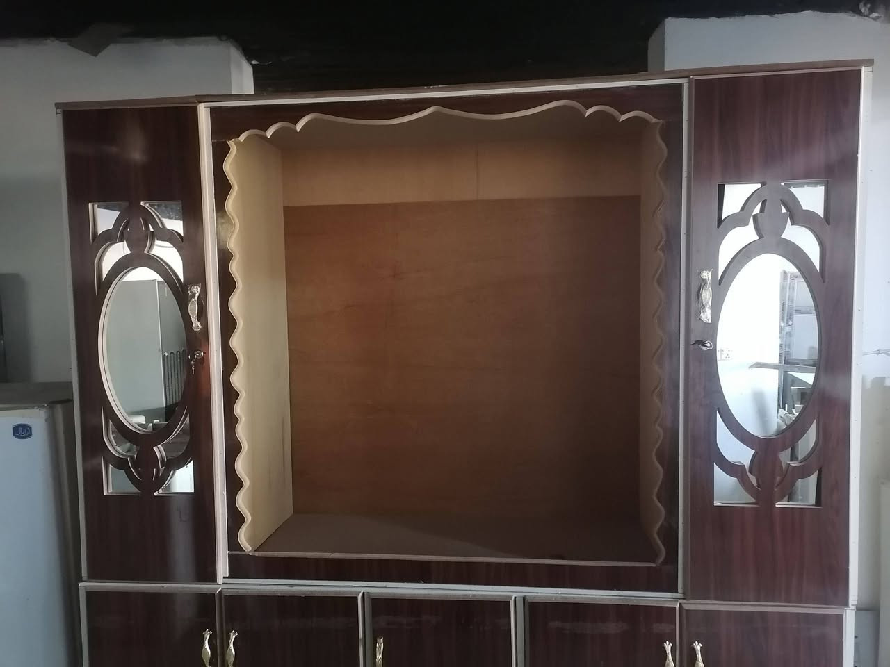 بوفية اسليمانية نظيفه كلش ما بيها اي عيب مثل ما بالصورة للاستفسار اتصل ع ***********
متوفر وتساب
