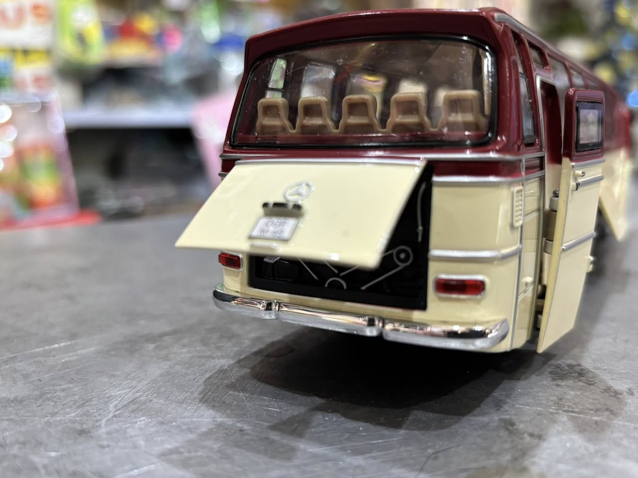 باص اوتومارس مارسيدس 😍♥️

حديد بالكامل 
الحجم 1:24
صناعة شركة Grand Alliance

السعر 23 الف فقط 🔥 

يتوفر توصيل لجميع محافظات العراق 🤩💙

 📍العنوان / شارع فلسطين - خلف المستشفى العالمي 
مكتبة الأمين للحجز و الاستفسار على الرقم او مراسلة الصفحة ***********
#مصغرات #سيارات_مصغرة #بغداد
