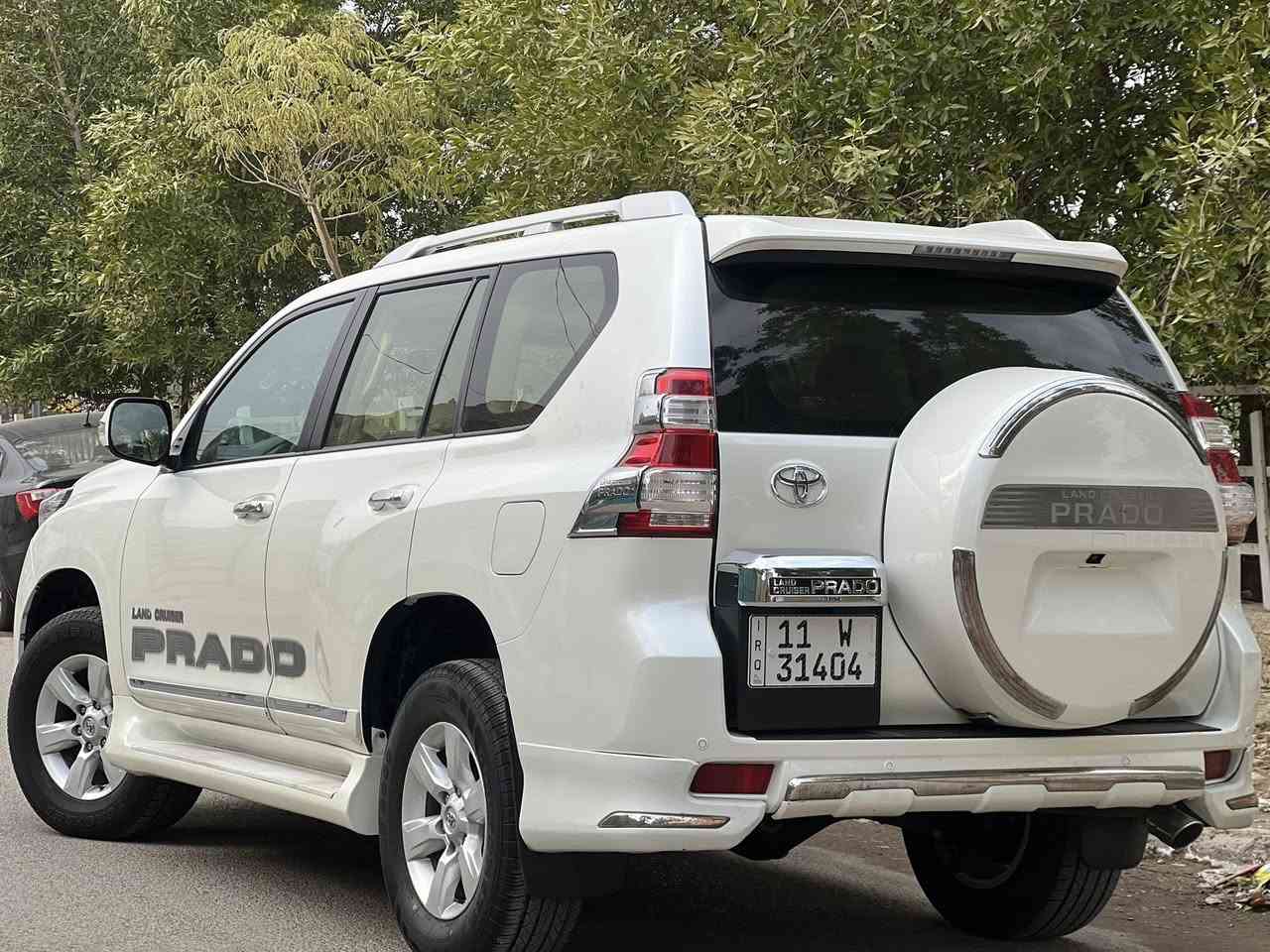 برادو 2014 رقم بغداد بسمي
ماشيه ٢٠٠ مكفوله عدا بارد بلباب الخلفي بسيط 

موصفات ل TXL

٦ سلندر محرك ٤٠٠٠

بصمة 

كشنات جلد + كهرباء 

حساس امامي خلفي 

اشاير مري + شفط 

زنون 

تحكمات

شاشه 

٧ راكب 

سعرهة ٣٢٠ وبيها مجال 

الاسفسار ***********
