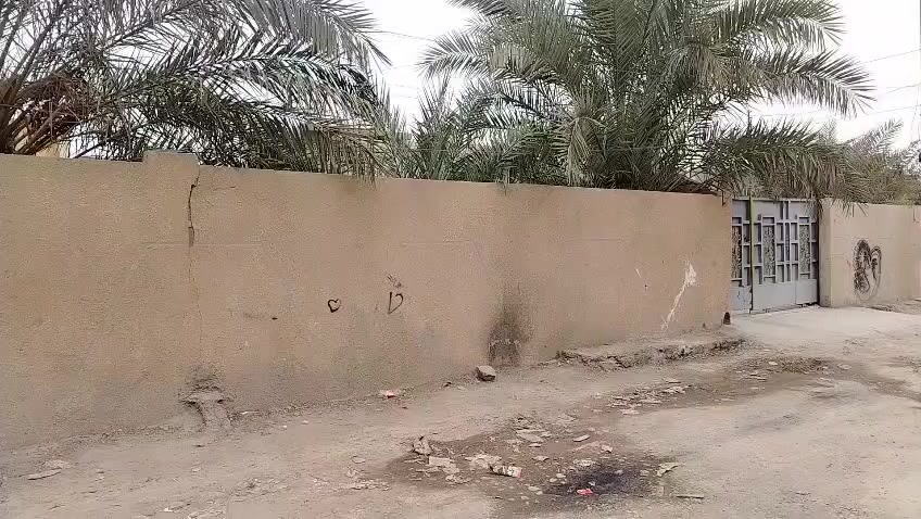 السلام عليكم بيت عل سياحي قرب مدرسه مسقط
جبهه ٢٠ ونزال ٣٥ هوه القطعه البيت ١٢ القطعه ٨
قرب الشارع العام يبعد ١٠٠ متر والبيت لاحمر قاطين هم للبيع وبصفه قطعه البيع حسب الطلب
لاستفسار ***********
