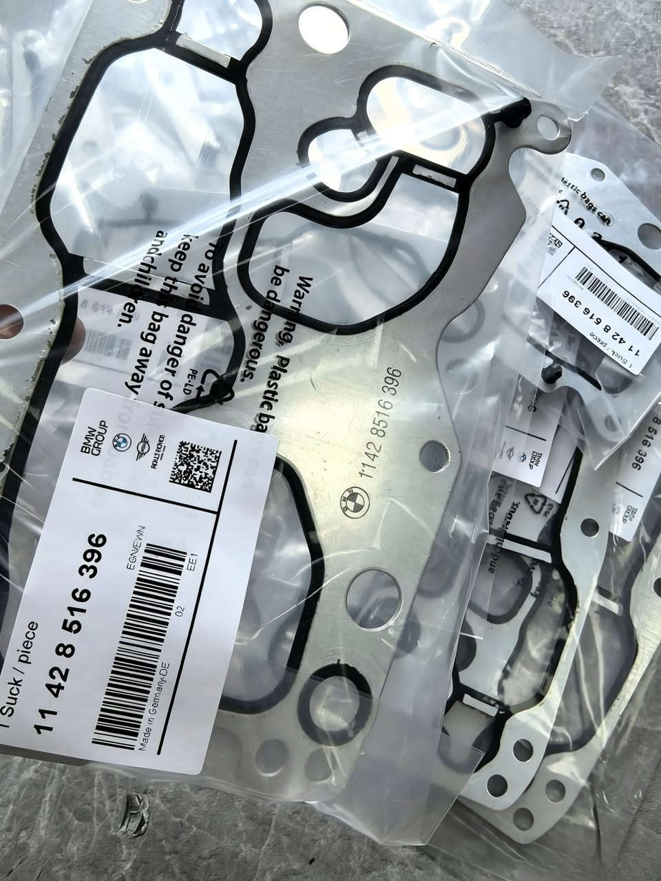 whatsapp 178 1983 7748
#OE11428516396  11 42 8 516 396 
Transmission Oil Pan #Gasket for BMW 328d XDrive 2014-2018, for BMW 328d 2014-2018/Engine #OilFilterHousingGasket #enginegasket #bmwgasket #autoparts #bmwspareparts 
Oil Cooler Gasket 
11428516396 
11428516396 
114285***********11980 
11428580682 
Compatible With BMW 3 Series E90 F30 & 5 Series F10, 7 Series F02, X1 E84, X3 F25, X5 F15 Tag-O-73
Fit for 
#BMW
1 (F20)
3 (E90)
3 (F30, F80)
3 Gran Turismo (F34)
5 (F10)
6 Coupe (F13)
6 Gran Coupe (F06)
7 (F01, F02, F03, F04)
X1 (E84)
X3 (F25)
X5 (F15, F85)
X6 (F16, F86)


**إذا كنت صاحب هذا الإعلان وتريد حذفه لأي سبب، رجاءا أرسل رسالة إلى الدعم الفني**