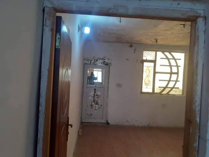 مشتمل للايجار نهاية اربع شوارع
طابق ثاني جميع خدمات متوفرة رقم ***********
