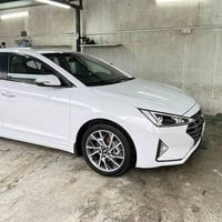 المحتاج سايق سياره وأمين وثقه اني موجود  حسب التفاق اني وصاحب السياره ...