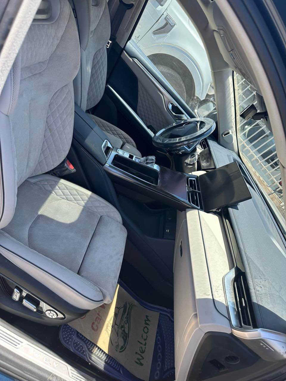 السلام عليكم 
كريت وويل wey coffee01  
هايبرد بلگ ان فول  مواصفات السياره الكشر كفاله 
بيها عطل كهربائي متشتغل ولاتفتح سويج ابيع كوم حديد منفيس بسمي هايبرد رقمها معفي عالدوله موديل 2022 تجي اتحملها مااعرف شبيها 
السعر 118 ورقه 
مكانها بغداد بسمايه 
*********** بغداد, العراق
