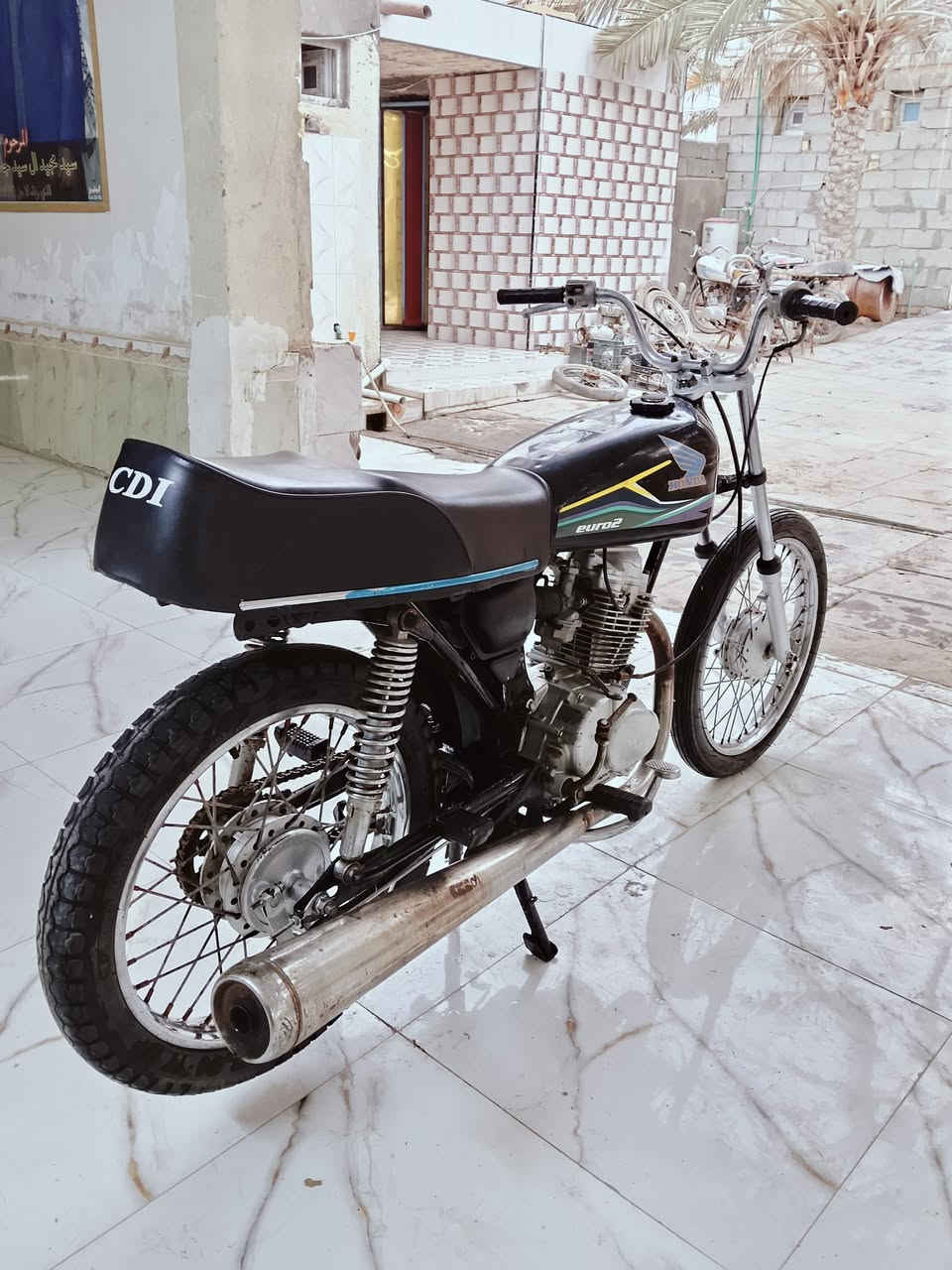 سلام عليكم
دراجه للبيع شاصي ارشا 

مكينه نامه دراجه جاهزه 

لسعر ٣٧٥ وبيه مجال قليل 

مكان سوك شيوخ ناحيه الطار 

رقم ‏‪0784 275 7723‬‏
