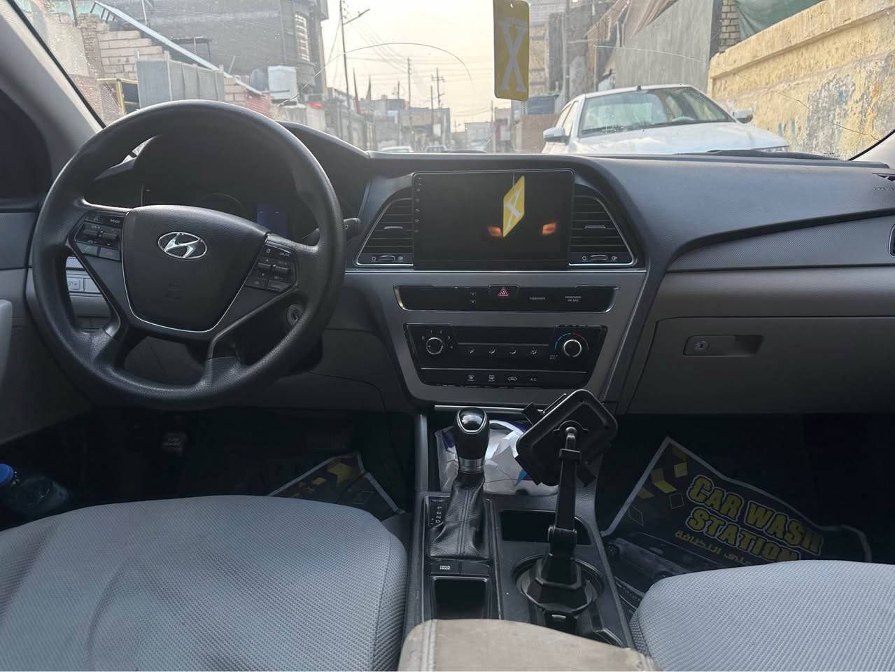 سلام عليكم سيارة سوناتة محرك GDi مديل 2017 وارد امريكي رقم اربيل
حادثه مذكور بلسونار دخول السياره ضربه بس دعاميه وصار بلعراق شخط بلباب الصدر ونصبغ والباب نفسه صار بي تقسيم والمدكر الامامي تقريباً شبر بارد ورصعات خفيفه مذكوره بلسونار والسونار موجود بلمنشور 
هستوني مبدل حداده بلكامل خلفي وامامي + مشط + افلنجات + دسكات + ذان محرك كله جديد بلكامل السياره نضيفه ولله مال جناي وتخم تايرات بلجيس 
السعر 125 وبيه مجال بسيط حك الجيه 
السياره اربيل والمالك من اهل البصره 
العنوان بصره نواب ضباط 
رقم ***********
غير متواجد علفيس البصرة, العراق
