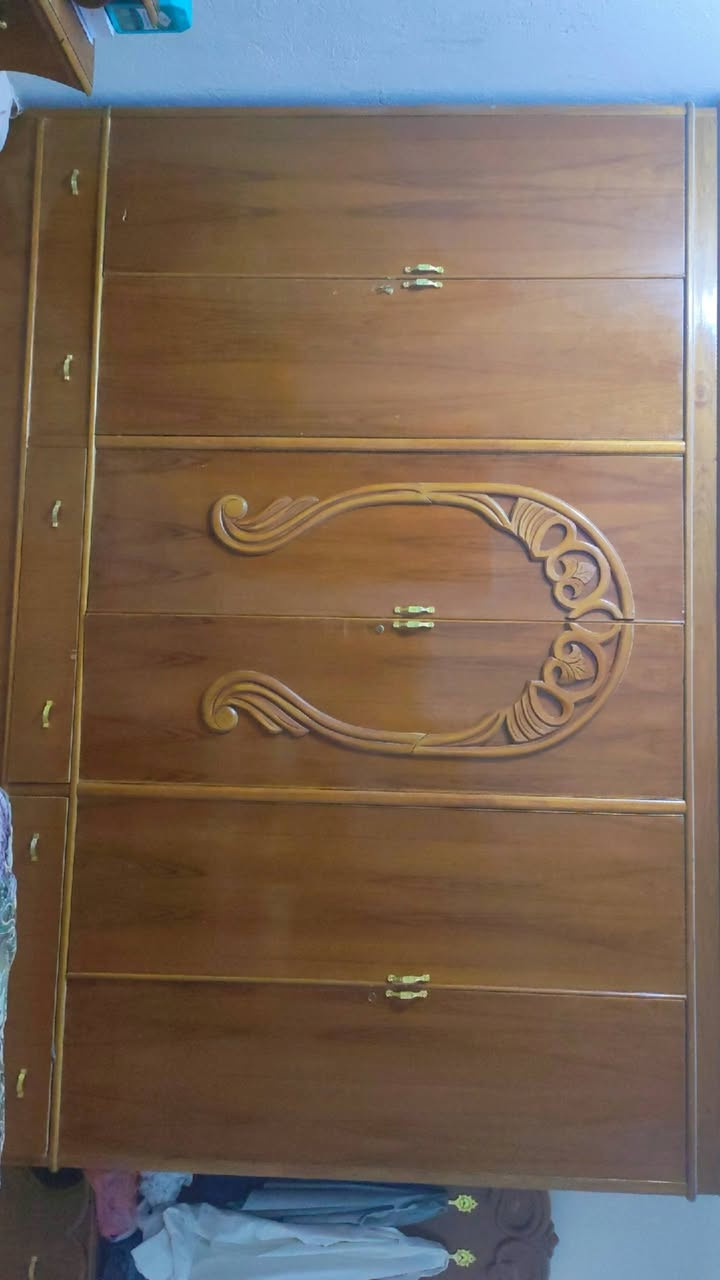 غرفه صاج نجارة للبيع ب٤٠٠وبيها مجال ***********
