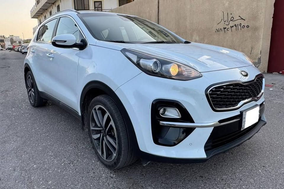 السلام عليكم
كيا سبورتاج خليجي 2019 
محرك 2000 دوش 
المسافه المطوعه 91 الف كيلو 
رقم بغداد مشروع وطني تحويل مباشر 
السياره مكفوله من الصبغ والتبديل والضربه القويه واللغود والشواصي ( عدى بارد بل جاملغ جه السايق + شخط بل باب الخلفي جهة السكن ) وموضح بل صور
تبريد قطعتين 
الداخل لونين اسود وبيجي 
كشنات مخمل وجلد بلادي 
شاشه وكامره خلفيه 
شاشه اعطال 
حساسات اماميه وخلفيه بلادي
مري شفط + اشاير بل مري 
وضعيات القياده ( Sport و Normal و Eco ) 
سويج اصليه عدد 2 مال شركه 
مكان السياره / بغداد اليرموك 
مستعجل ع بيعته السعر 80 
***********
