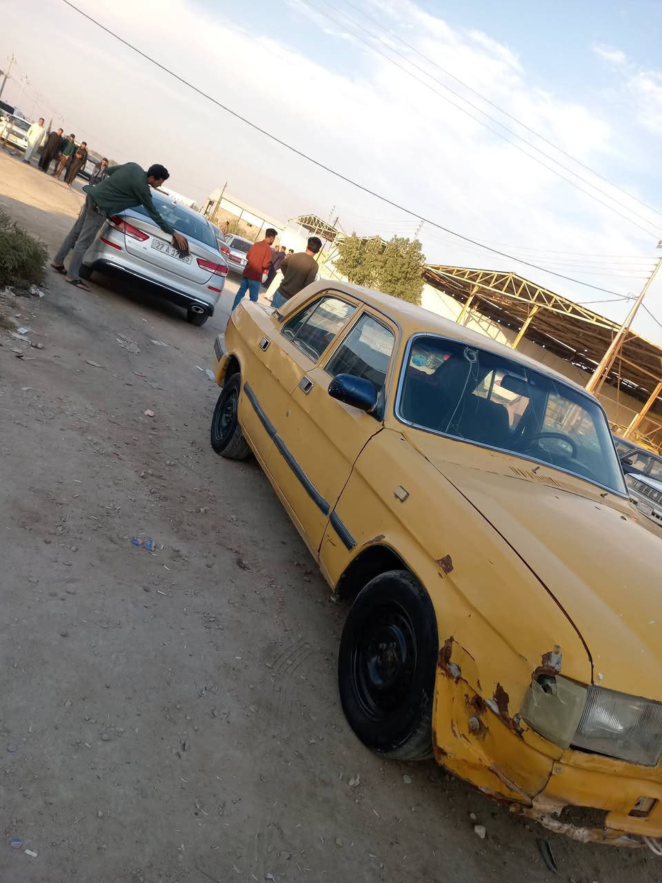 سلام عليكم فولكه للبيع وكاله بسمي مكينه كير ضفيره كله جديد حداديه جديده سياره مال شغل خير من الله مكاني سوق الشيوخ طريق الحسائيه الشراي بيه خير ويدلل السعر 25 وبيه مجال الرقم ***********
