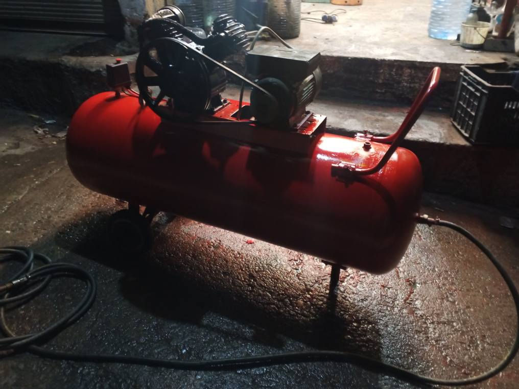 کۆمپلێسەر هەوا ۲٥۰ لیتر شتێکی مەزبوت  بێ کێشە السليمانية, العراق


**إذا كنت صاحب هذا الإعلان وتريد حذفه لأي سبب، رجاءا أرسل رسالة إلى الدعم الفني**