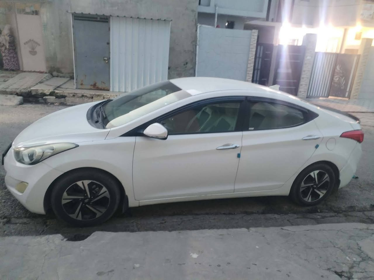 لانترا موديل 2012 بسمي
كابون بنزين بيهاا
بيهاا نص باب صبغ فقط 
ابيع شرط التحويل
موروس بتكسي يرهم 
***********
السعر 115
