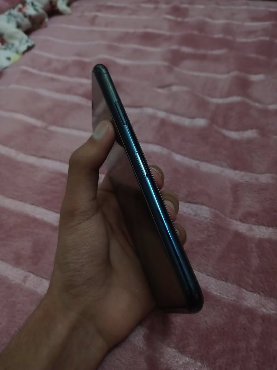 📱 : آيفون 11 برو ماكس (نظافة 95‎%‎)
الملحقات: كفر + لزكه + كيبل الاصلي 

• الموديل: iPhone 11 Pro Max.

• الذاكرة: 256 جيجابايت (سعة كبيرة).

• النموذج: M (أصلي) - نسخة يابانية.

• الشاشة: مستبدلة (أصلية تفصيخ) - الـ True Tone شغال والألوان واللمس 100%.

• البطارية: مستبدلة بأفضل نوعية بالسوق

• الحالة: نظيف جداً بنسبة 93% (وضع الشركة).

• سيم كرت: يشغل سيم كرت واحد.

💰 السعر: 340,000 دينار (بي مجال) 

وعندي مراوس انتبه !!!!

📍 المكان: البصرة - قضاء أبي الخصيب - حي العسكري.

📞 للتواصل (اتصال أو واتساب): ***********

#ايفون #ايفون_11_برو_ماكس #البصرة #ابو_الخصيب #حي_العسكري #موبايلات_البصرة #سوق_البصرة #بيع_وشراء_موبايلات #العراق #Basra #iPhone11ProMax #اجهزة_ذكية #لقطة
