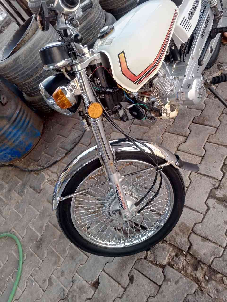 السلام عليكم اربعه كير اصولي وكيل العارضي2021 دراجه حلوه مكينه شرط ما مفتوحه تايرات جدد جوابه جدد كهربائيات كلها شغاله عدادات شغاله مكان نجف سعر 700 رقم الهاتف ***********.  غير متواجد على الفيس

