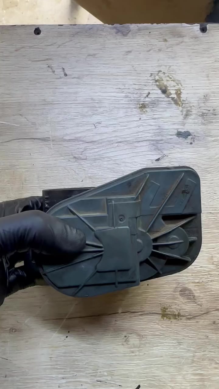 سڵاوتان لێبێ
ئێسە ئەم پارچانەمان لا دەست دەکەوێت 
ناونیشان : سلێمانی ـ جووتسایدی هەواریشارـ فۆڕی کۆن
ژ.م:***********
