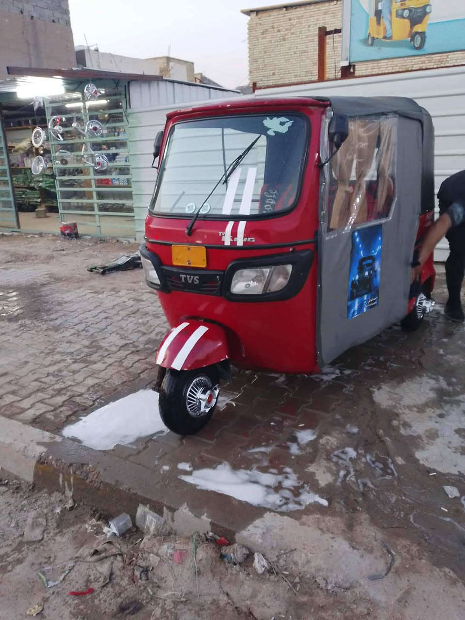 عليكم تكتك للبيع 20شهر10تكتك لاضربه ولا صبغ تكتك جاهزه كبل لشارع دبلات جدد جادر جديد كلجات شركه جدد اوراق 7 أصولي العنوان بغداد المحموديه السعر 3000و600وبيهه مجال حك الجيه ***********
