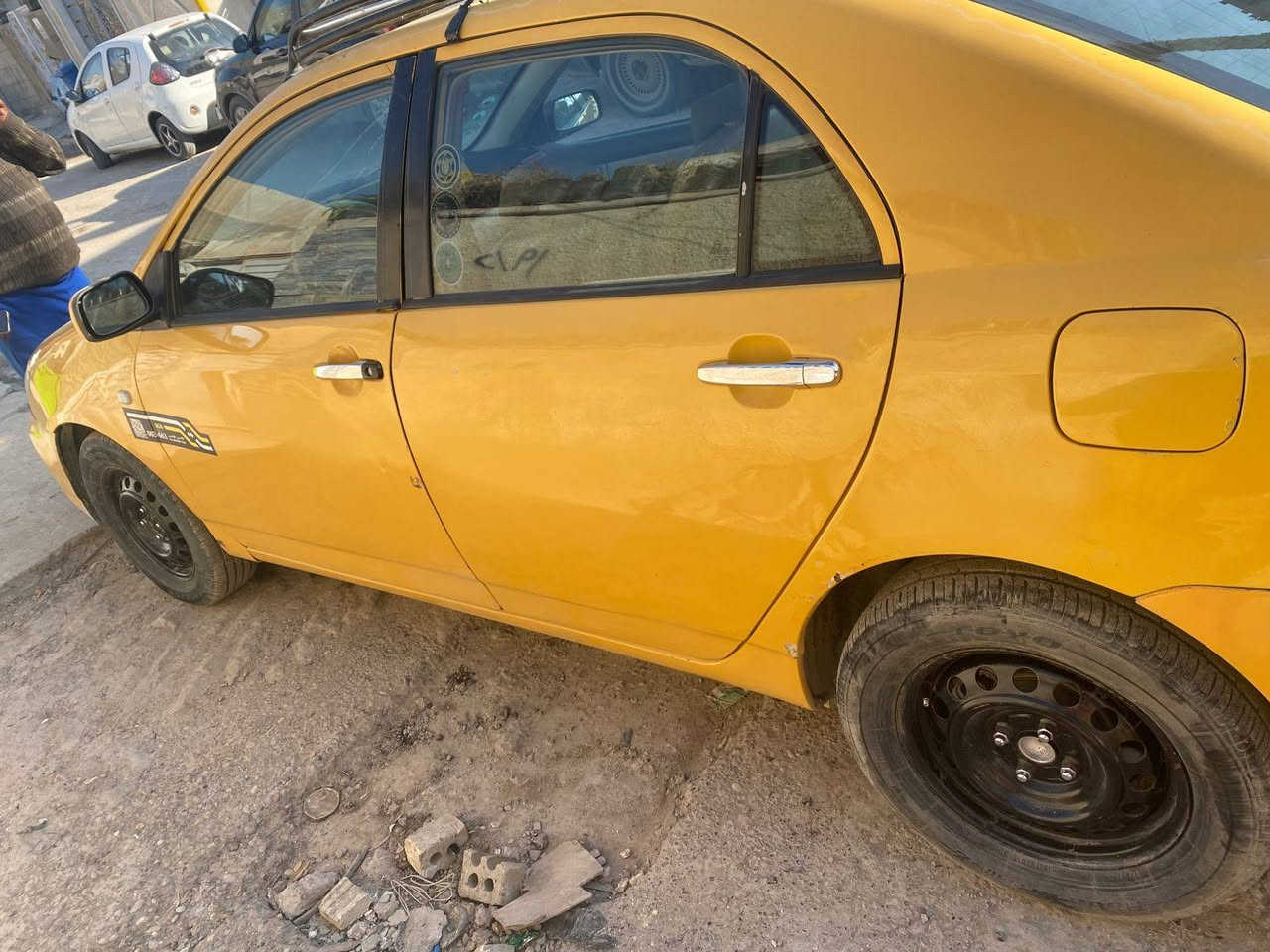 السلام عليكم byd f3موديل ٢٠١١ محرك متسوبيشي لانسر كير عادي بيه قطعتين صبغ سيارة نظيفة مصار شهرين من اشتريتها بأسمي السيارة تحويل ثاني يوم رقم بغداد دولي الجديد ومصفرة من الهيئة السعر ٤٣ وبيها مجال اتصال ***********
